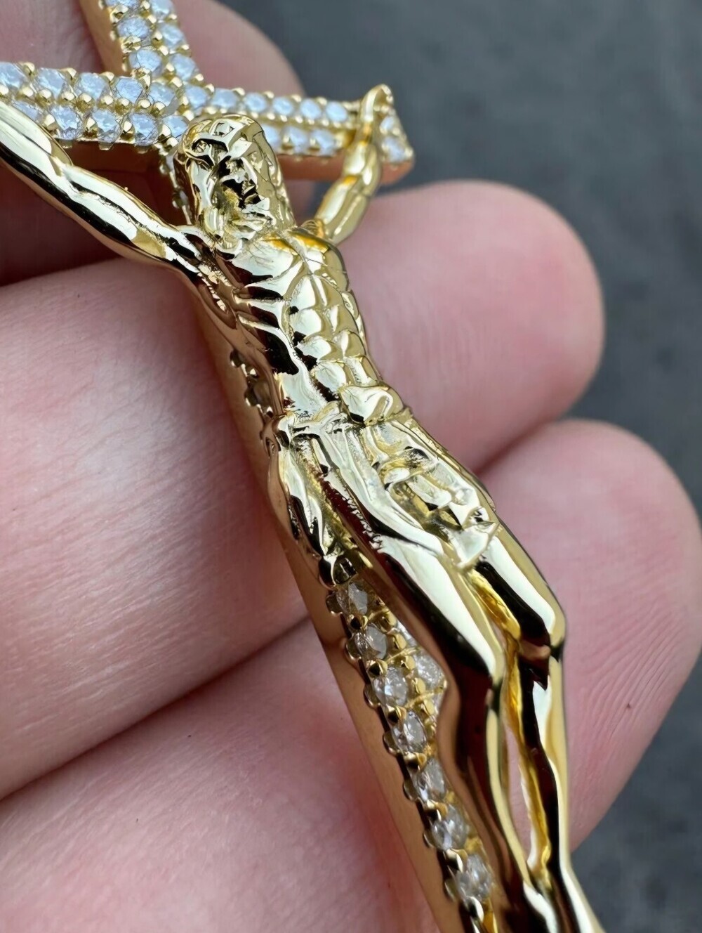 Iced Out 3D Jesus On Cross Moissanite Pendant - 14k Gold Vermeil/ 925 Silver NEW - Picture 4 of 12